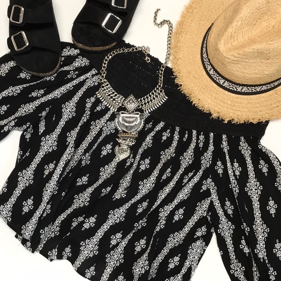 Boho Off-The-Shoulder Black Blouse - Picture 3 of 8